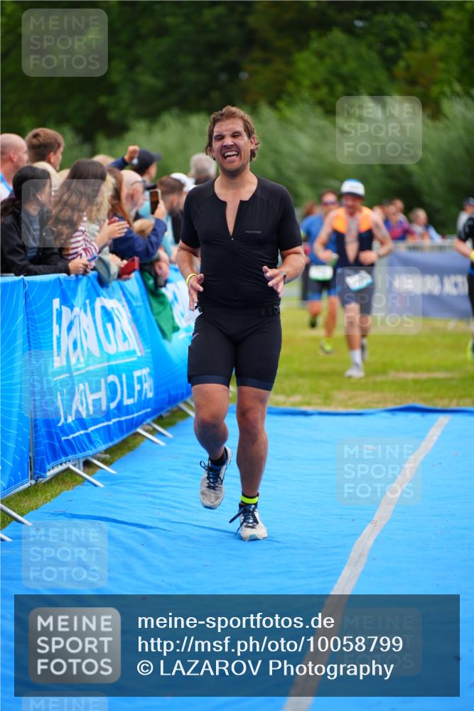 30.08.2026 - Elbe Triathlon Hamburg LAZAROV Photography http://msf.ph/oto/10058799 30.08.2026 11:32:13 Ziel 716, 729, 1026, 1062, 1170, 1369 meine-sportfotos.de