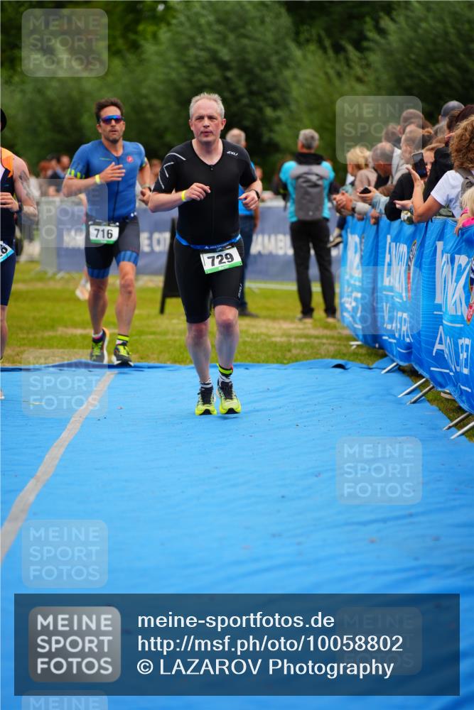 30.08.2026 - Elbe Triathlon Hamburg LAZAROV Photography http://msf.ph/oto/10058802 30.08.2026 11:32:16 Ziel 716, 729, 1026, 1170, 1369, 1438 meine-sportfotos.de