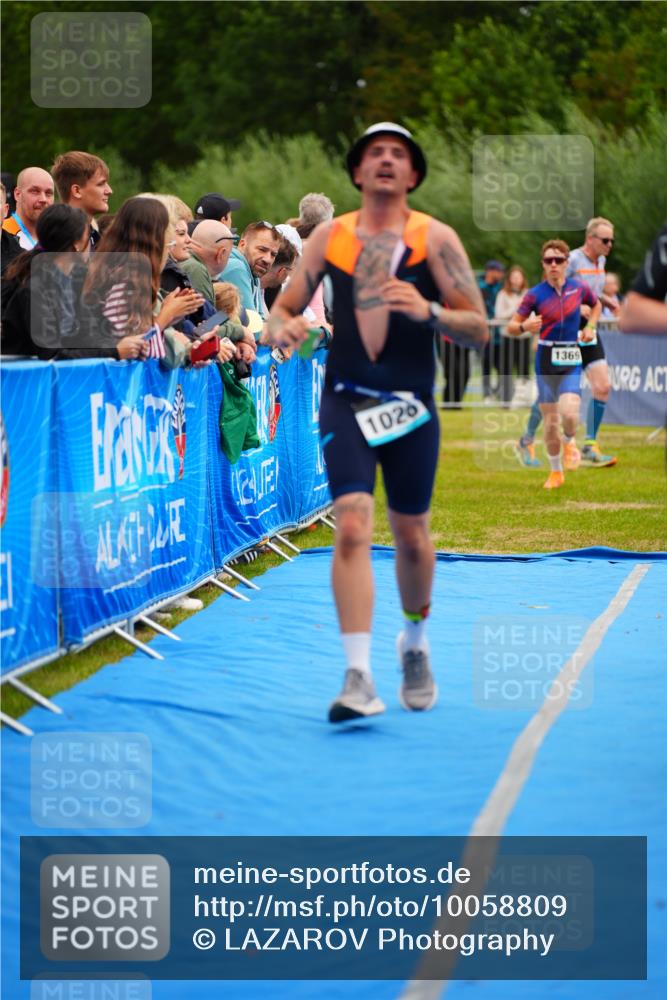 30.08.2026 - Elbe Triathlon Hamburg LAZAROV Photography http://msf.ph/oto/10058809 30.08.2026 11:32:18 Ziel 716, 729, 1026, 1369, 1438 meine-sportfotos.de