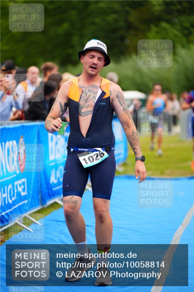 30.08.2026 - Elbe Triathlon Hamburg LAZAROV Photography http://msf.ph/oto/10058814 30.08.2026 11:32:19 Ziel 716, 729, 1026, 1369, 1438 meine-sportfotos.de