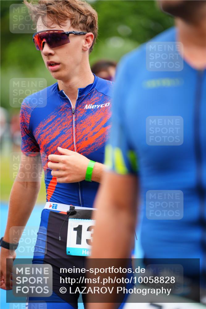 30.08.2026 - Elbe Triathlon Hamburg LAZAROV Photography http://msf.ph/oto/10058828 30.08.2026 11:32:24 Ziel 1222, 1369, 1438 meine-sportfotos.de