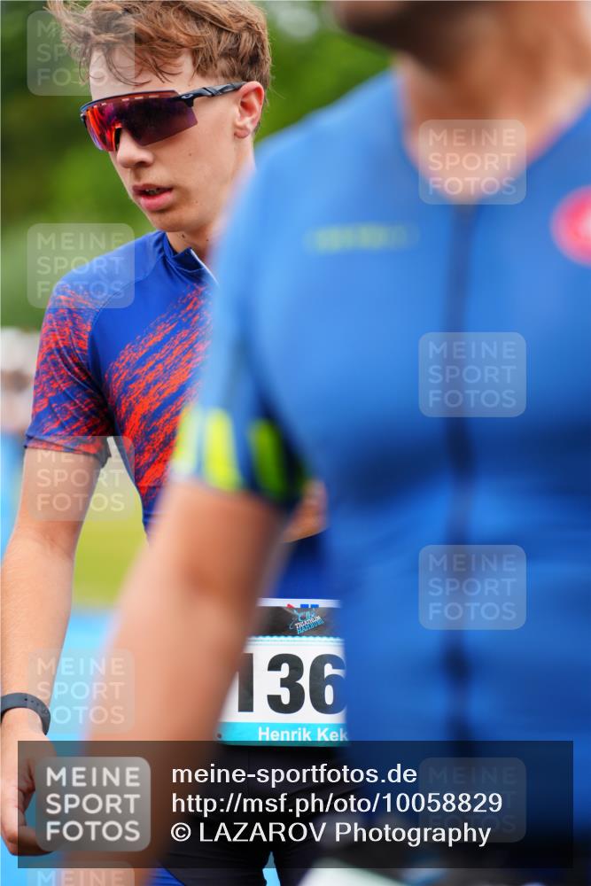 30.08.2026 - Elbe Triathlon Hamburg LAZAROV Photography http://msf.ph/oto/10058829 30.08.2026 11:32:24 Ziel 1222, 1369, 1438 meine-sportfotos.de