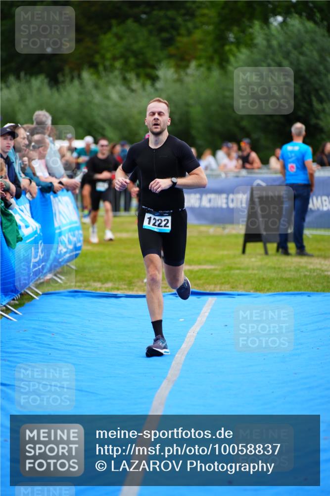 30.08.2026 - Elbe Triathlon Hamburg LAZAROV Photography http://msf.ph/oto/10058837 30.08.2026 11:32:30 Ziel 1086, 1189, 1222 meine-sportfotos.de