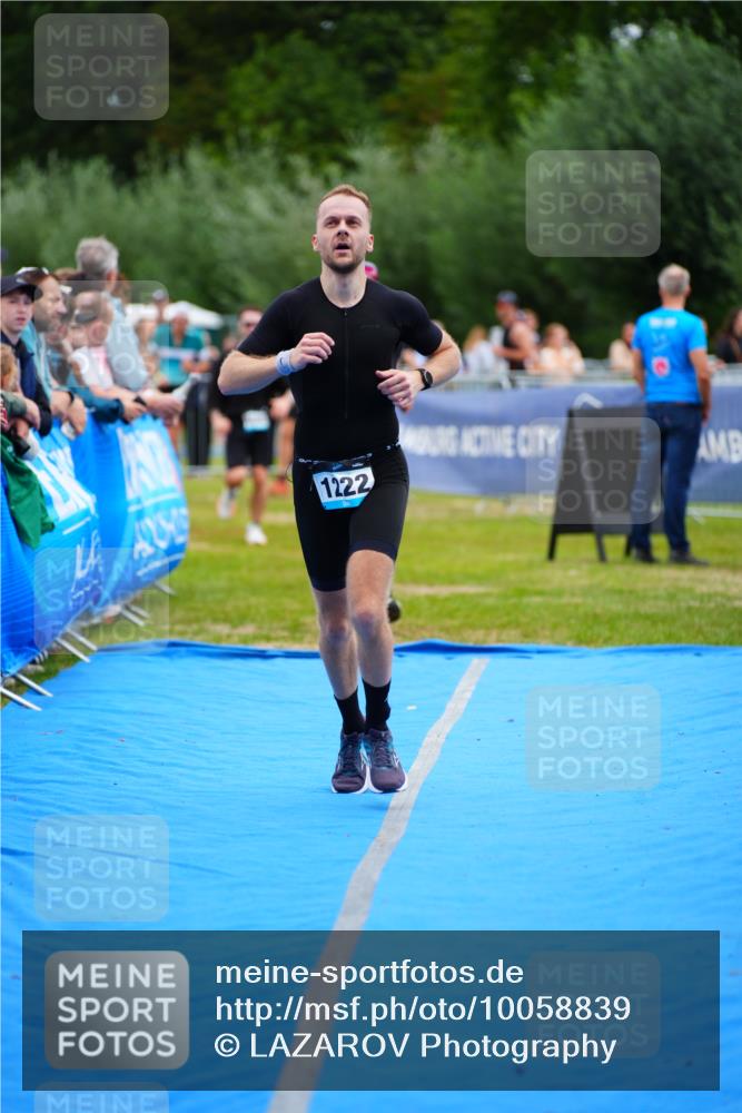 30.08.2026 - Elbe Triathlon Hamburg LAZAROV Photography http://msf.ph/oto/10058839 30.08.2026 11:32:30 Ziel 1086, 1189, 1222 meine-sportfotos.de
