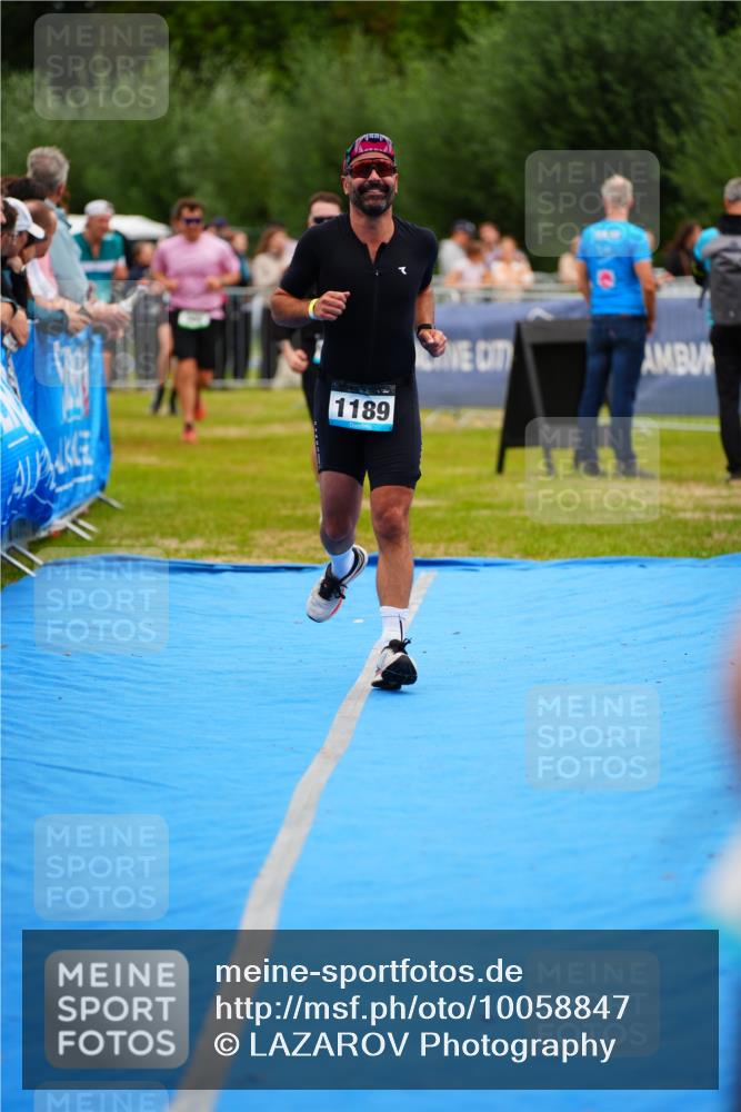 30.08.2026 - Elbe Triathlon Hamburg LAZAROV Photography http://msf.ph/oto/10058847 30.08.2026 11:32:33 Ziel 509, 690, 1051, 1086, 1189, 1222 meine-sportfotos.de
