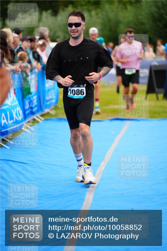 30.08.2026 - Elbe Triathlon Hamburg LAZAROV Photography http://msf.ph/oto/10058852 30.08.2026 11:32:36 Ziel 509, 690, 1051, 1086, 1189 meine-sportfotos.de
