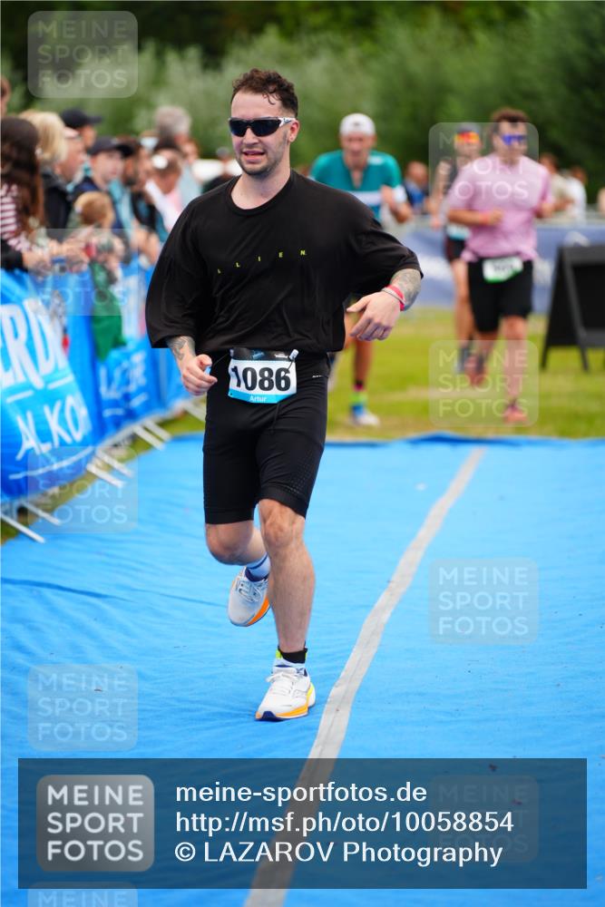 30.08.2026 - Elbe Triathlon Hamburg LAZAROV Photography http://msf.ph/oto/10058854 30.08.2026 11:32:36 Ziel 509, 690, 1051, 1086, 1189 meine-sportfotos.de