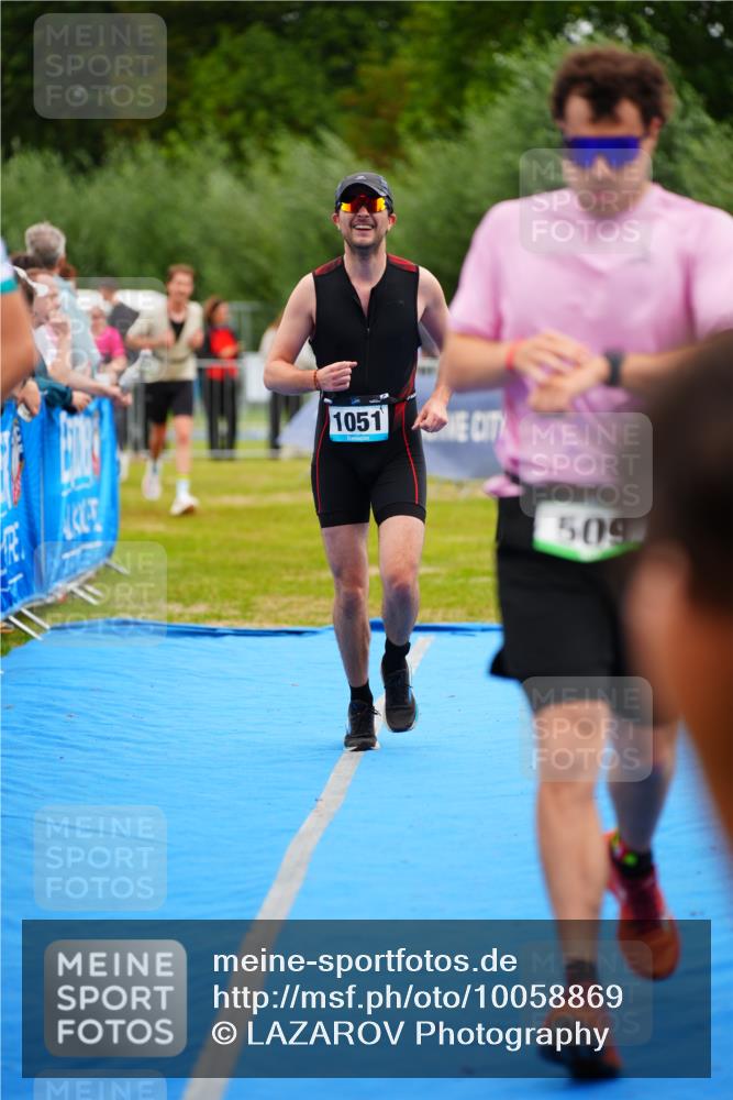 30.08.2026 - Elbe Triathlon Hamburg LAZAROV Photography http://msf.ph/oto/10058869 30.08.2026 11:32:40 Ziel 509, 604, 690, 1051, 1086 meine-sportfotos.de