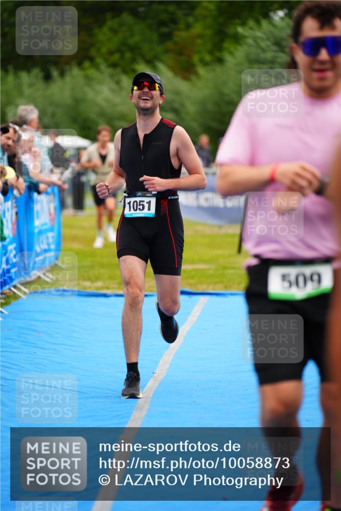 30.08.2026 - Elbe Triathlon Hamburg LAZAROV Photography http://msf.ph/oto/10058873 30.08.2026 11:32:41 Ziel 509, 604, 690, 1051 meine-sportfotos.de