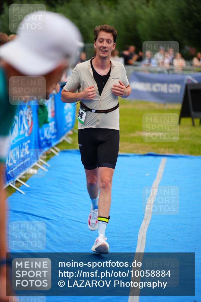 30.08.2026 - Elbe Triathlon Hamburg LAZAROV Photography http://msf.ph/oto/10058884 30.08.2026 11:32:46 Ziel 604 meine-sportfotos.de