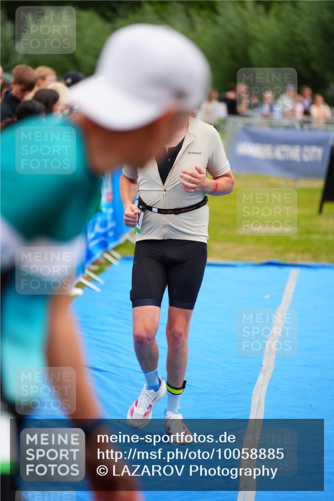 30.08.2026 - Elbe Triathlon Hamburg LAZAROV Photography http://msf.ph/oto/10058885 30.08.2026 11:32:46 Ziel 604 meine-sportfotos.de