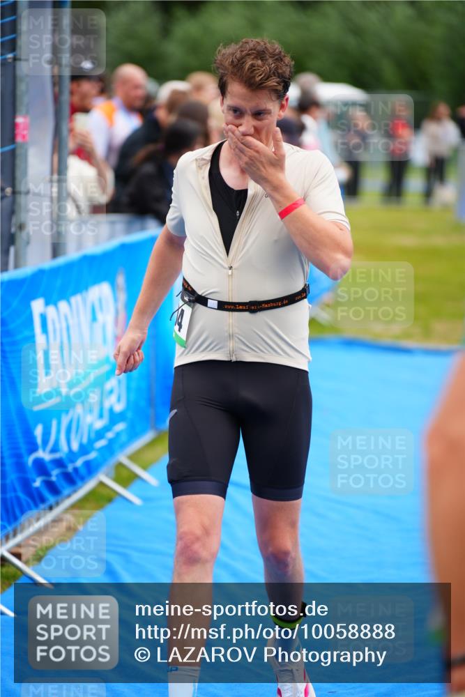 30.08.2026 - Elbe Triathlon Hamburg LAZAROV Photography http://msf.ph/oto/10058888 30.08.2026 11:32:47 Ziel 604 meine-sportfotos.de