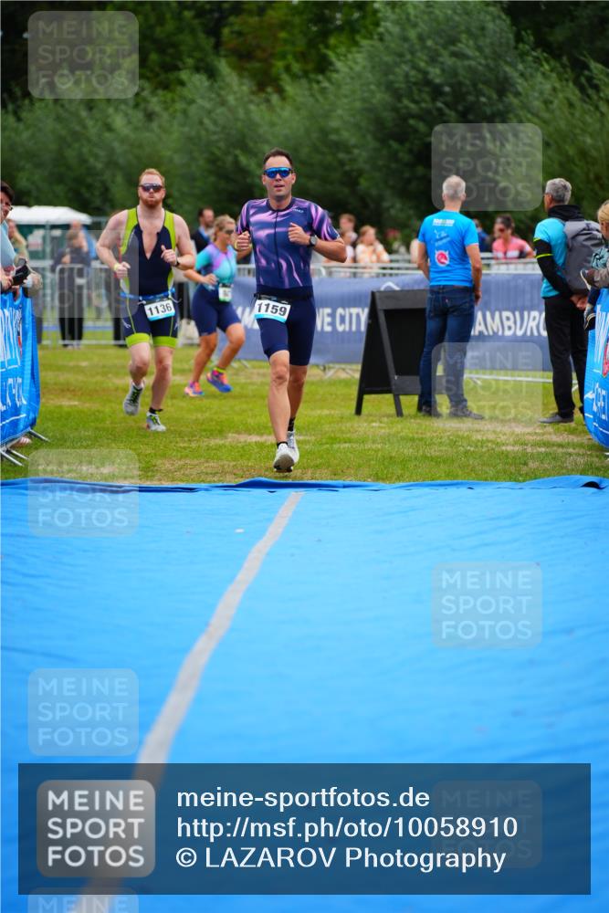 30.08.2026 - Elbe Triathlon Hamburg LAZAROV Photography http://msf.ph/oto/10058910 30.08.2026 11:33:16 Ziel 1136, 1159 meine-sportfotos.de