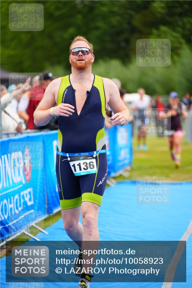 30.08.2026 - Elbe Triathlon Hamburg LAZAROV Photography http://msf.ph/oto/10058923 30.08.2026 11:33:21 Ziel 937, 1136, 1159, 1254 meine-sportfotos.de