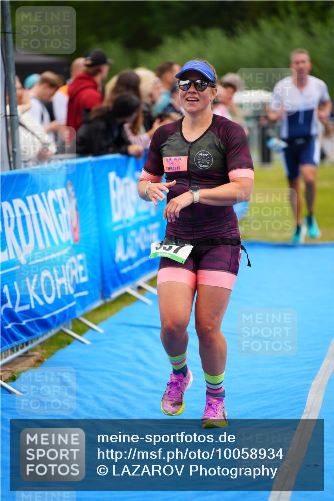 30.08.2026 - Elbe Triathlon Hamburg LAZAROV Photography http://msf.ph/oto/10058934 30.08.2026 11:33:26 Ziel 937, 1254 meine-sportfotos.de