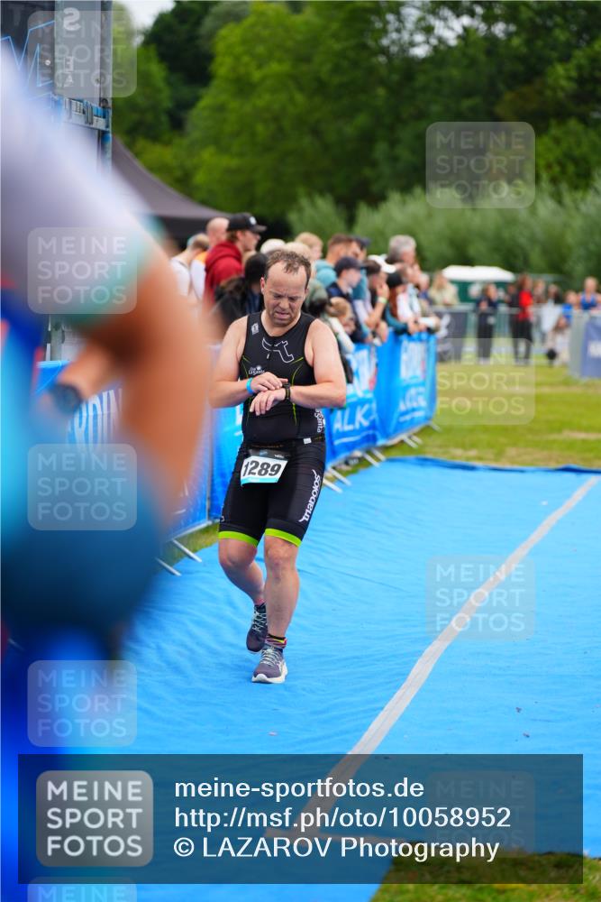 30.08.2026 - Elbe Triathlon Hamburg LAZAROV Photography http://msf.ph/oto/10058952 30.08.2026 11:33:42 Ziel 1289 meine-sportfotos.de