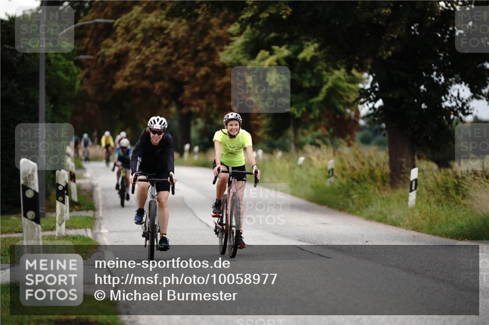 30.08.2026 - Elbe Triathlon Hamburg Michael Burmester http://msf.ph/oto/10058977 30.08.2026 11:27:30 Radfahren 1604, 1613, 1628, 1713 meine-sportfotos.de