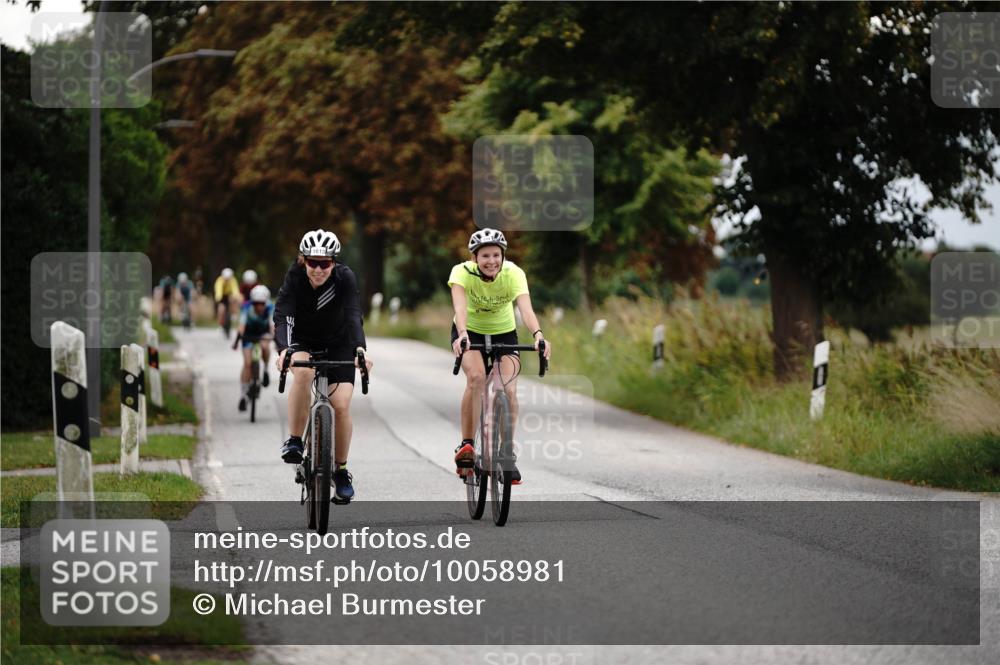 30.08.2026 - Elbe Triathlon Hamburg Michael Burmester http://msf.ph/oto/10058981 30.08.2026 11:27:30 Radfahren 1604, 1613, 1628, 1713 meine-sportfotos.de