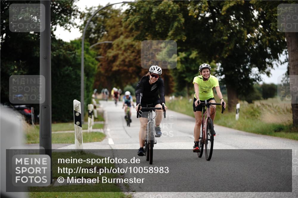 30.08.2026 - Elbe Triathlon Hamburg Michael Burmester http://msf.ph/oto/10058983 30.08.2026 11:27:32 Radfahren 1481, 1604, 1613, 1628 meine-sportfotos.de