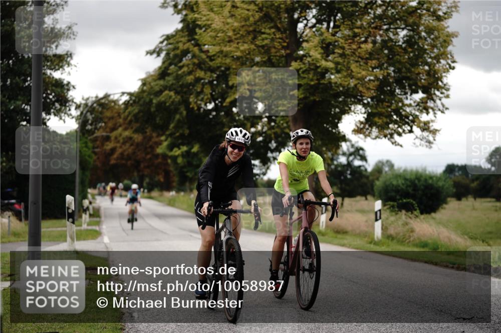 30.08.2026 - Elbe Triathlon Hamburg Michael Burmester http://msf.ph/oto/10058987 30.08.2026 11:27:33 Radfahren 1481, 1604, 1613, 1628 meine-sportfotos.de