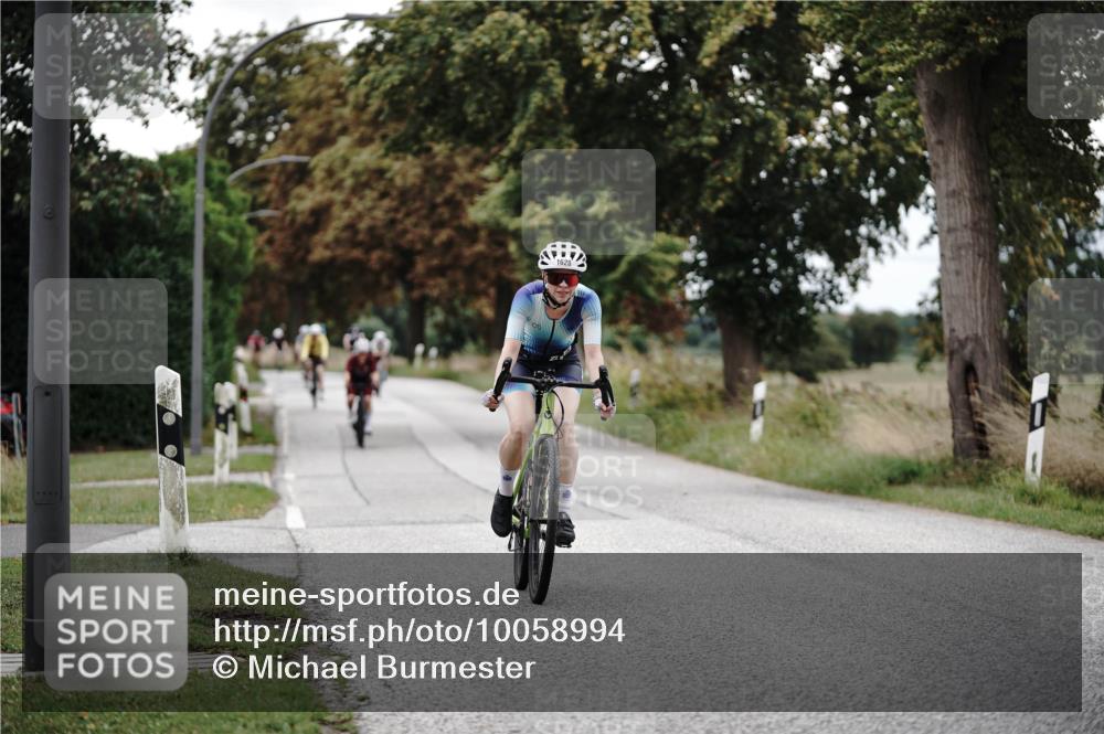 30.08.2026 - Elbe Triathlon Hamburg Michael Burmester http://msf.ph/oto/10058994 30.08.2026 11:27:35 Radfahren 1481, 1604, 1613, 1628 meine-sportfotos.de