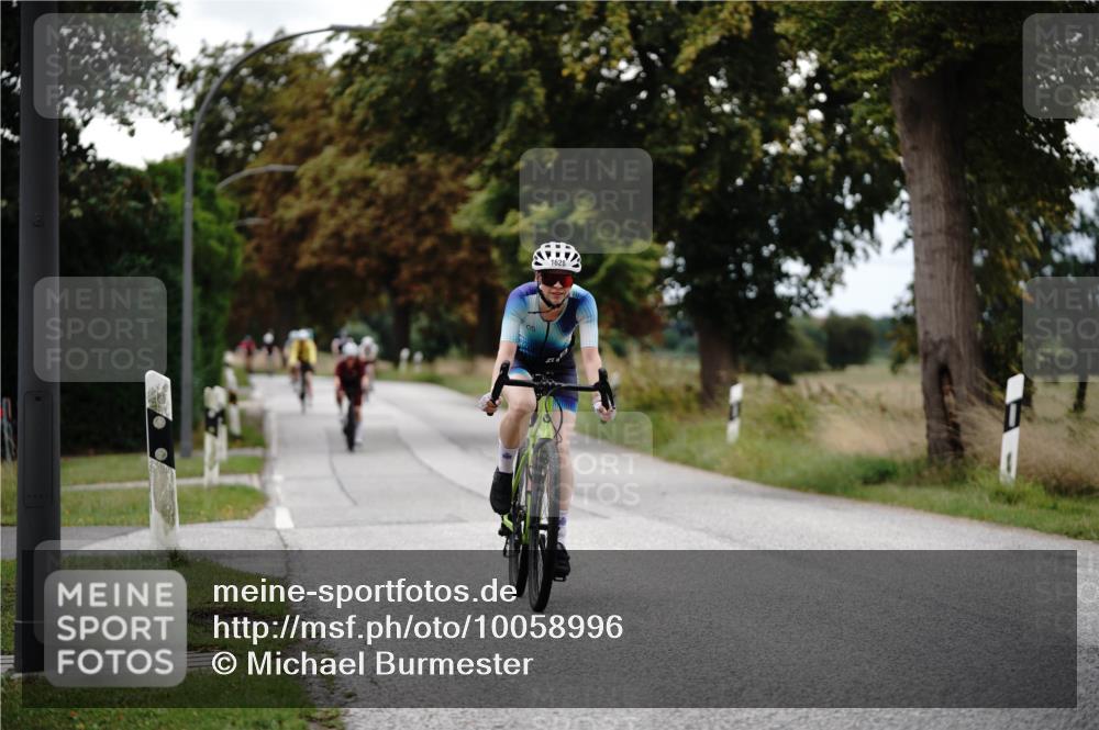 30.08.2026 - Elbe Triathlon Hamburg Michael Burmester http://msf.ph/oto/10058996 30.08.2026 11:27:36 Radfahren 1481, 1518, 1628, 1692 meine-sportfotos.de