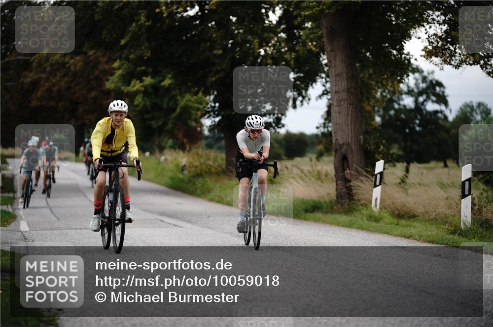 30.08.2026 - Elbe Triathlon Hamburg Michael Burmester http://msf.ph/oto/10059018 30.08.2026 11:27:42 Radfahren 1366, 1457, 1481, 1518, 1652, 1657, 1692 meine-sportfotos.de