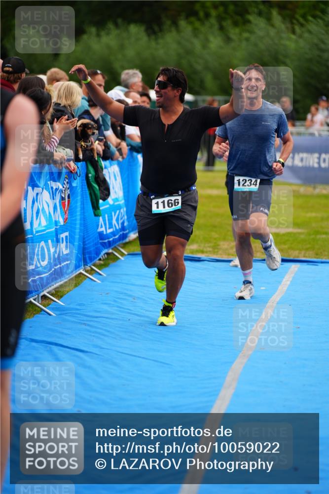 30.08.2026 - Elbe Triathlon Hamburg LAZAROV Photography http://msf.ph/oto/10059022 30.08.2026 11:34:04 Ziel 1166, 1180, 1234, 1452 meine-sportfotos.de