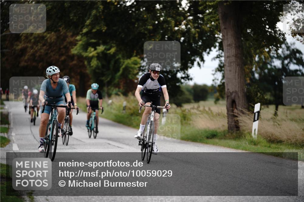 30.08.2026 - Elbe Triathlon Hamburg Michael Burmester http://msf.ph/oto/10059029 30.08.2026 11:27:45 Radfahren 1366, 1457, 1458, 1518, 1652, 1657, 1661, 1692, 1704, 1711 meine-sportfotos.de