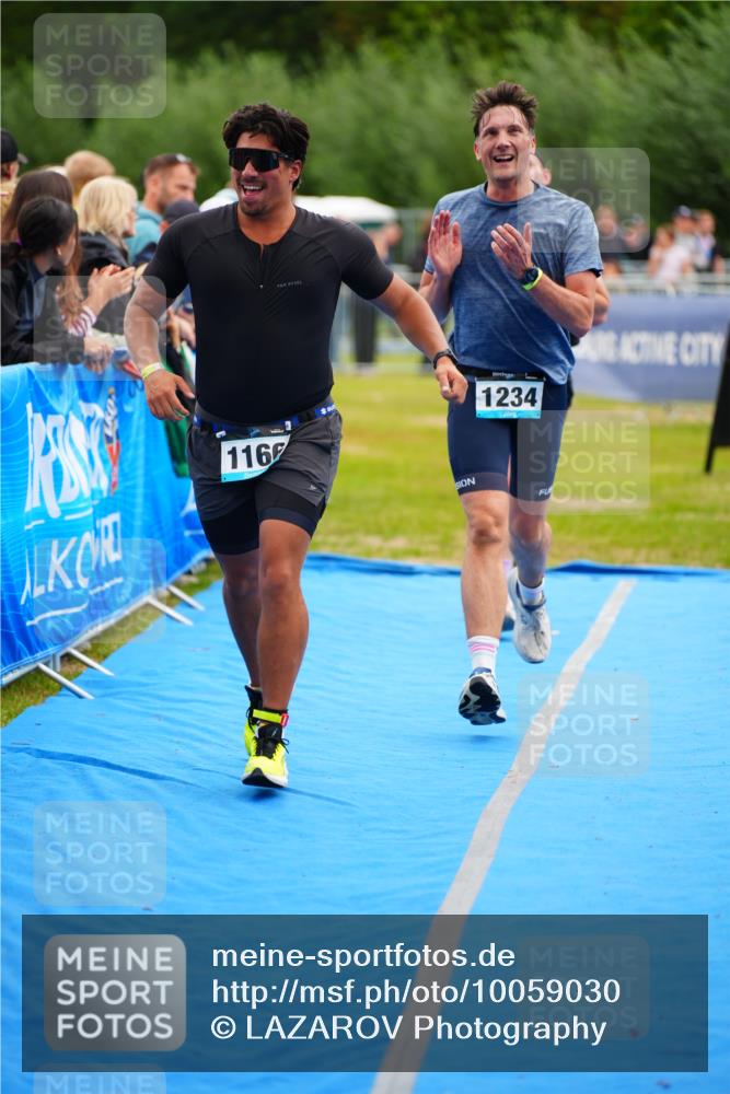 30.08.2026 - Elbe Triathlon Hamburg LAZAROV Photography http://msf.ph/oto/10059030 30.08.2026 11:34:04 Ziel 1166, 1180, 1234, 1452 meine-sportfotos.de