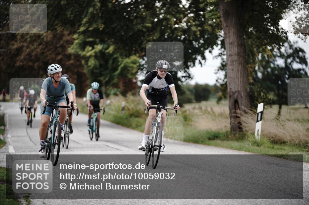 30.08.2026 - Elbe Triathlon Hamburg Michael Burmester http://msf.ph/oto/10059032 30.08.2026 11:27:45 Radfahren 1366, 1457, 1458, 1518, 1652, 1657, 1661, 1692, 1704, 1711 meine-sportfotos.de