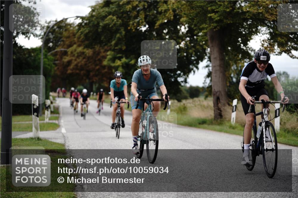 30.08.2026 - Elbe Triathlon Hamburg Michael Burmester http://msf.ph/oto/10059034 30.08.2026 11:27:46 Radfahren 1366, 1457, 1458, 1518, 1652, 1657, 1661, 1692, 1704, 1711 meine-sportfotos.de