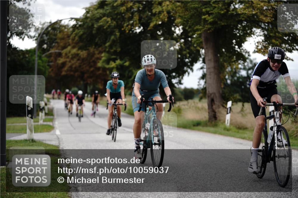 30.08.2026 - Elbe Triathlon Hamburg Michael Burmester http://msf.ph/oto/10059037 30.08.2026 11:27:46 Radfahren 1366, 1457, 1458, 1518, 1652, 1657, 1661, 1692, 1704, 1711 meine-sportfotos.de