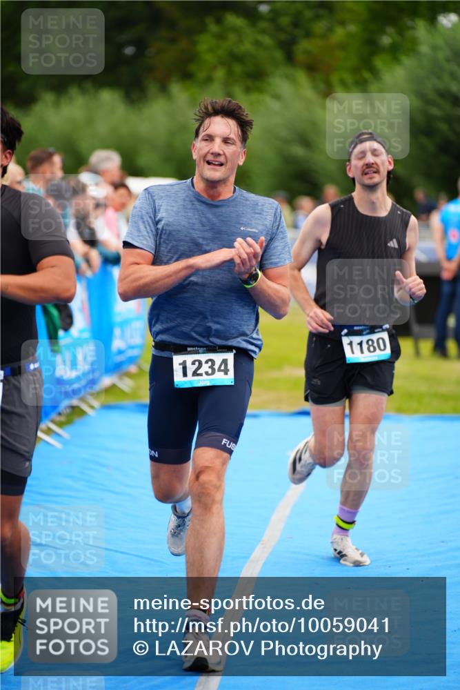 30.08.2026 - Elbe Triathlon Hamburg LAZAROV Photography http://msf.ph/oto/10059041 30.08.2026 11:34:06 Ziel 1166, 1180, 1234 meine-sportfotos.de