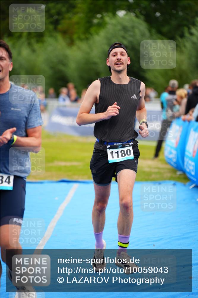 30.08.2026 - Elbe Triathlon Hamburg LAZAROV Photography http://msf.ph/oto/10059043 30.08.2026 11:34:06 Ziel 1166, 1180, 1234 meine-sportfotos.de