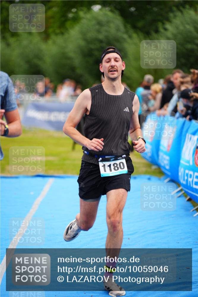 30.08.2026 - Elbe Triathlon Hamburg LAZAROV Photography http://msf.ph/oto/10059046 30.08.2026 11:34:06 Ziel 1166, 1180, 1234 meine-sportfotos.de