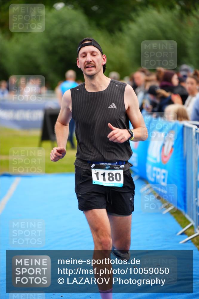 30.08.2026 - Elbe Triathlon Hamburg LAZAROV Photography http://msf.ph/oto/10059050 30.08.2026 11:34:07 Ziel 1166, 1180, 1234 meine-sportfotos.de