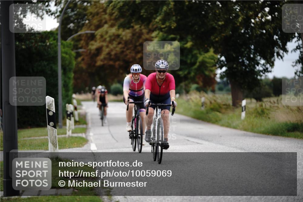 30.08.2026 - Elbe Triathlon Hamburg Michael Burmester http://msf.ph/oto/10059069 30.08.2026 11:28:00 Radfahren 1466, 1606, 1614, 1616, 1693 meine-sportfotos.de