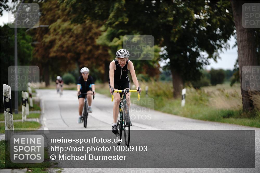 30.08.2026 - Elbe Triathlon Hamburg Michael Burmester http://msf.ph/oto/10059103 30.08.2026 11:28:11 Radfahren 1489, 1695, 1710 meine-sportfotos.de