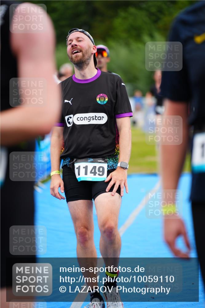 30.08.2026 - Elbe Triathlon Hamburg LAZAROV Photography http://msf.ph/oto/10059110 30.08.2026 11:34:28 Ziel 570, 1149, 1266 meine-sportfotos.de