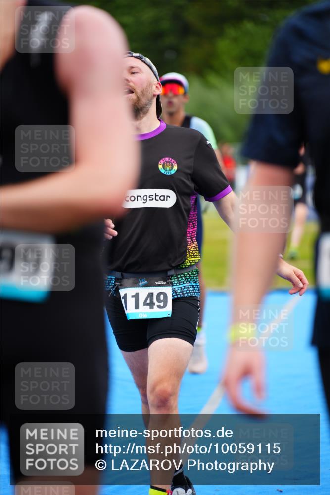 30.08.2026 - Elbe Triathlon Hamburg LAZAROV Photography http://msf.ph/oto/10059115 30.08.2026 11:34:28 Ziel 570, 1149, 1266 meine-sportfotos.de