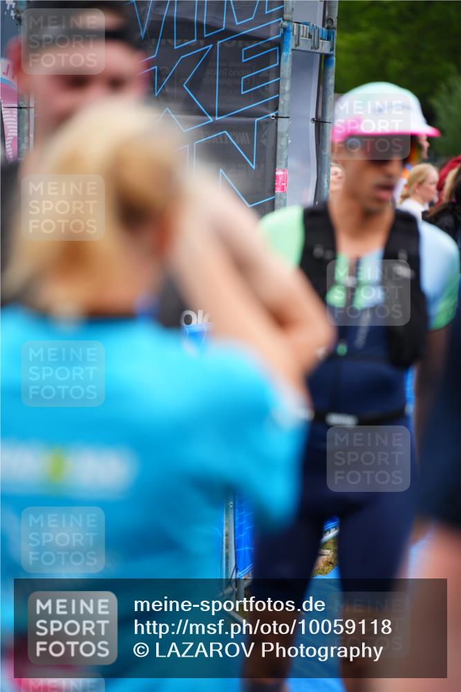 30.08.2026 - Elbe Triathlon Hamburg LAZAROV Photography http://msf.ph/oto/10059118 30.08.2026 11:34:32 Ziel 570, 1141, 1266 meine-sportfotos.de