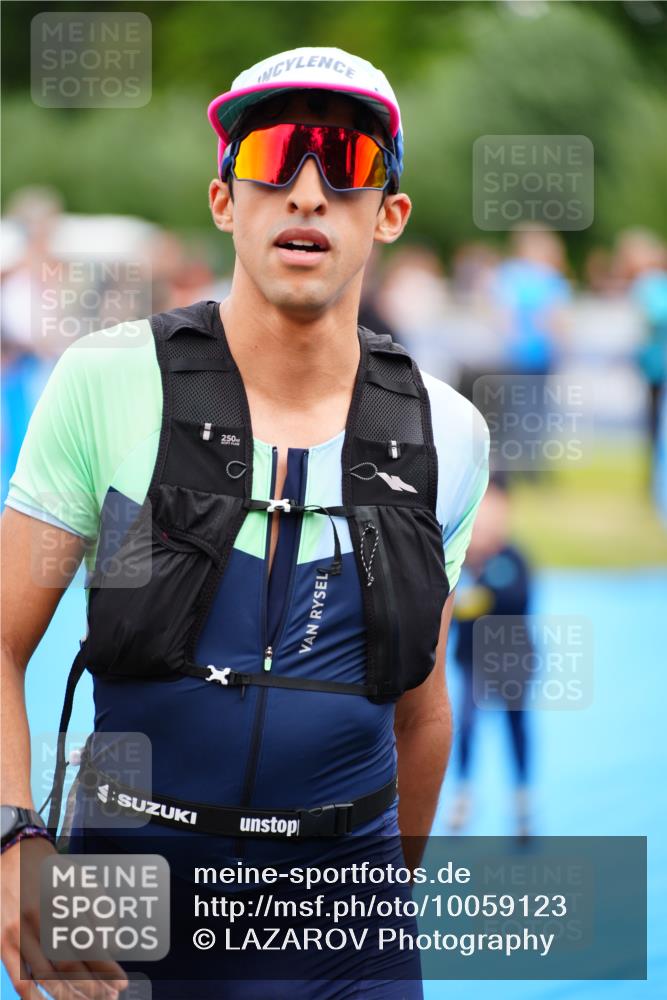 30.08.2026 - Elbe Triathlon Hamburg LAZAROV Photography http://msf.ph/oto/10059123 30.08.2026 11:34:34 Ziel 1141, 1266 meine-sportfotos.de
