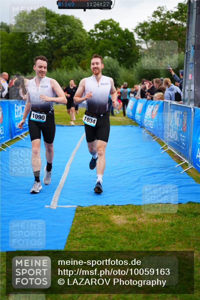 30.08.2026 - Elbe Triathlon Hamburg LAZAROV Photography http://msf.ph/oto/10059163 30.08.2026 11:34:49 Ziel 1034, 1090, 1129, 1157 meine-sportfotos.de