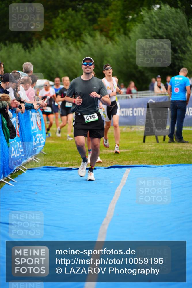 30.08.2026 - Elbe Triathlon Hamburg LAZAROV Photography http://msf.ph/oto/10059196 30.08.2026 11:34:58 Ziel 578, 903, 1230, 1441 meine-sportfotos.de