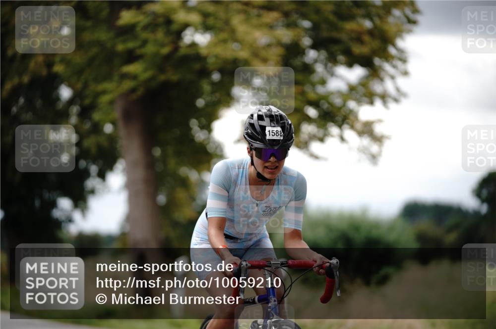 30.08.2026 - Elbe Triathlon Hamburg Michael Burmester http://msf.ph/oto/10059210 30.08.2026 11:29:09 Radfahren 1551, 1563, 1588, 1669, 1674 meine-sportfotos.de