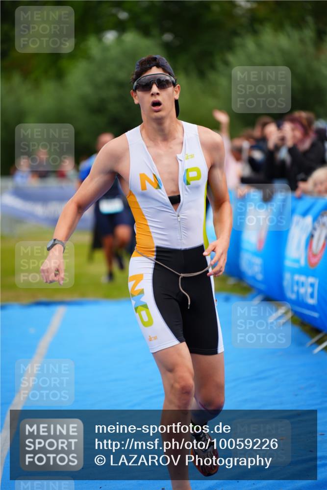 30.08.2026 - Elbe Triathlon Hamburg LAZAROV Photography http://msf.ph/oto/10059226 30.08.2026 11:35:03 Ziel 578, 903, 1213, 1230, 1441 meine-sportfotos.de