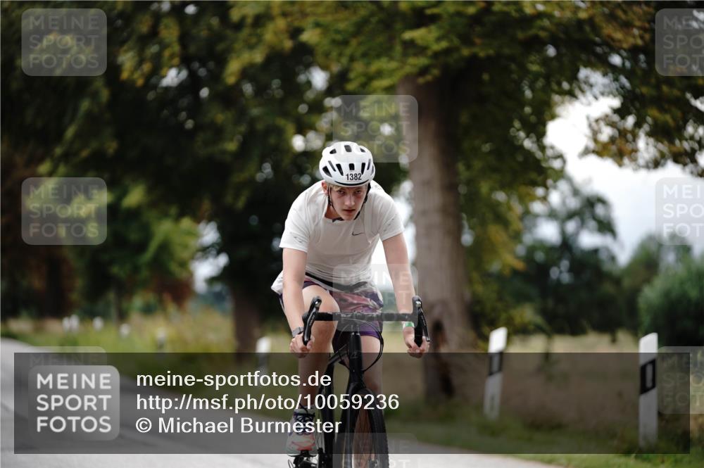 30.08.2026 - Elbe Triathlon Hamburg Michael Burmester http://msf.ph/oto/10059236 30.08.2026 11:29:18 Radfahren 1382, 1651, 1669 meine-sportfotos.de