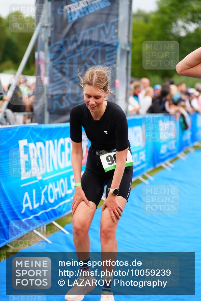 30.08.2026 - Elbe Triathlon Hamburg LAZAROV Photography http://msf.ph/oto/10059239 30.08.2026 11:35:05 Ziel 903, 1213, 1230, 1441 meine-sportfotos.de
