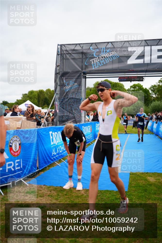 30.08.2026 - Elbe Triathlon Hamburg LAZAROV Photography http://msf.ph/oto/10059242 30.08.2026 11:35:05 Ziel 903, 1213, 1230, 1441 meine-sportfotos.de